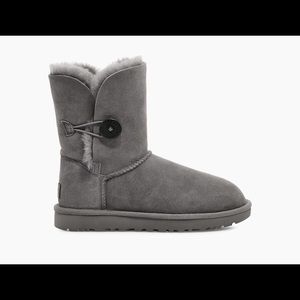 UGG BAILEY BUTTON II BOOT